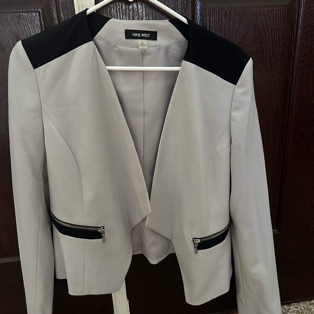 Gray and black blazer jacket